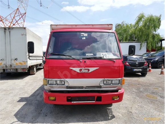 galeriden hino fb 112 1997 model istanbul 525 000 km kirmizi 17588527 arabam com