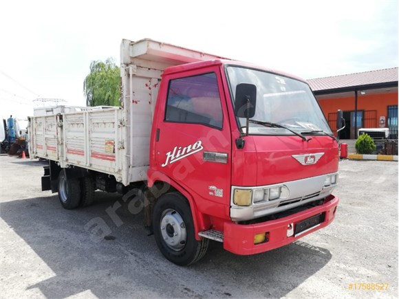 galeriden hino fb 112 1997 model istanbul 525 000 km kirmizi 17588527 arabam com