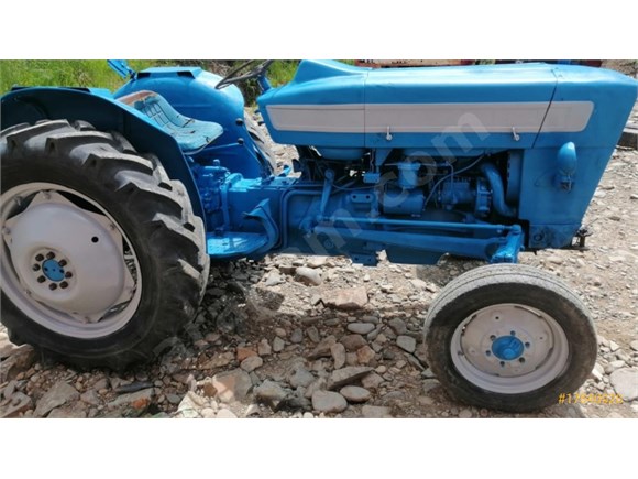 sahibinden ford 1975 model usak 17640928 arabam com