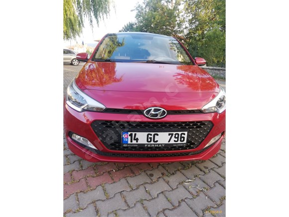 sahibinden hyundai i20 1 4 mpi elite 2015 model karabuk 57 000 km kirmizi 17845416 arabam com