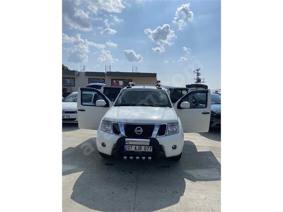 sahibinden nissan navara 2 5 d 4x2 se 2012 model antalya 270 000 km beyaz 18620584 arabam com