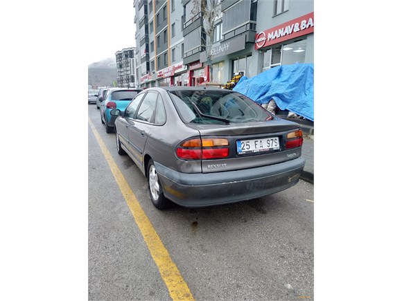 sahibinden renault laguna 1 8 rxe 1999 model erzurum 231 000 km 18621237 arabam com