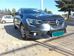 Renault Megane 1.6 Joy 2017 Model Tesla ekran Amerikan park