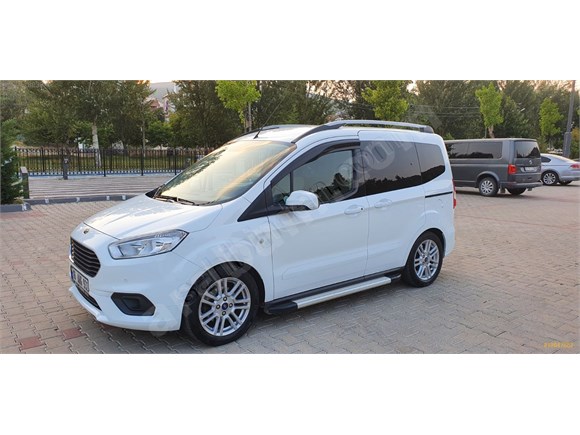 galeriden ford tourneo courier 1 5 tdci titanium plus 2019 model balikesir 9 815 km beyaz 18647882 arabam com