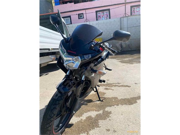 sahibinden honda cbr 125 r 2017 model adana 23 000 km siyah 18687324 arabam com