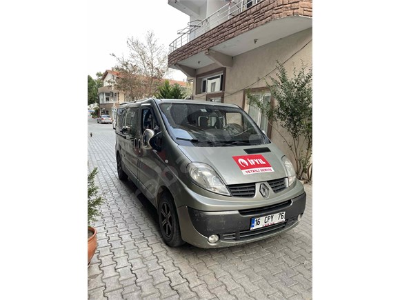 sahibinden renault trafic multix 2 0 dci 2012 model balikesir 250 000 km yesil metalik 18750455 arabam com