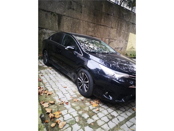 sahibinden toyota avensis 1 6 d 4d premium 2015 model istanbul 57 500 km siyah 18760044 arabam com