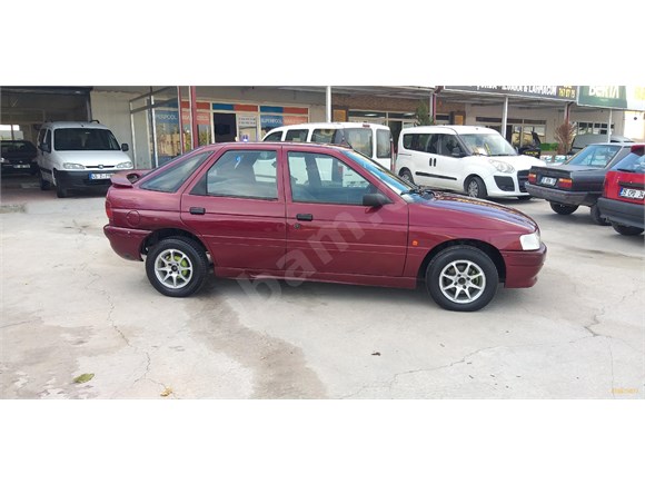 galeriden ford escort 1 6 cl 1995 model izmir 236 000 km bordo 18815677 arabam com