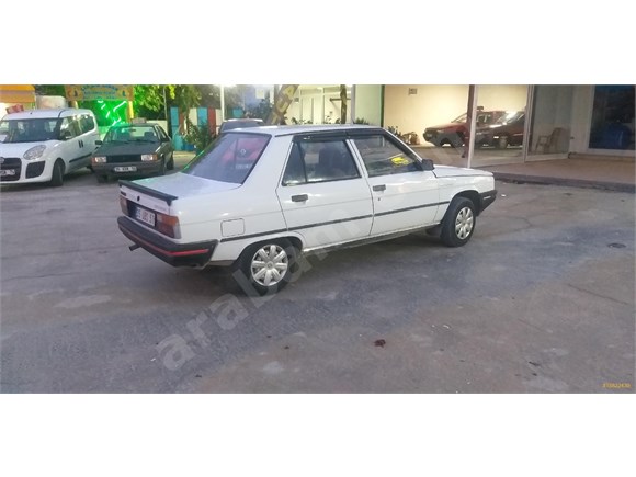 galeriden renault r 9 1 4 broadway 1990 model izmir 256 000 km beyaz 18822439 arabam com