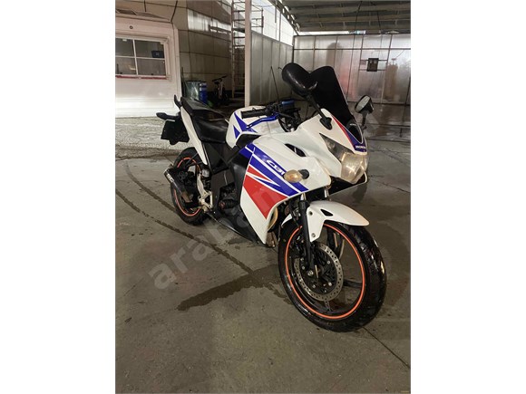 sahibinden honda cbr 125 r 2013 model istanbul 61 000 km beyaz 18835898 arabam com