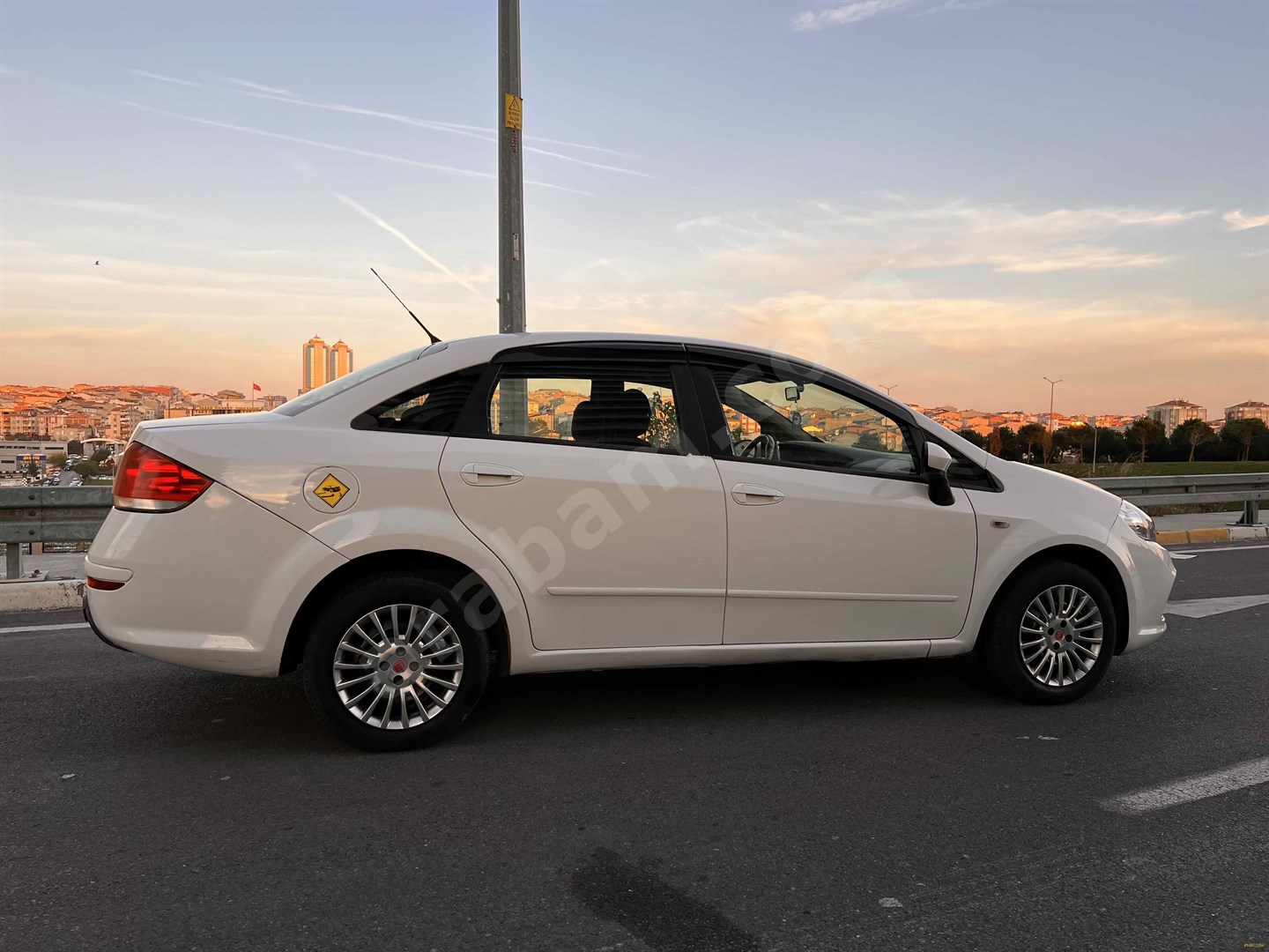 galeriden fiat linea 1 3 multijet pop 2014 model istanbul 700 000 km beyaz 18872354 arabam com