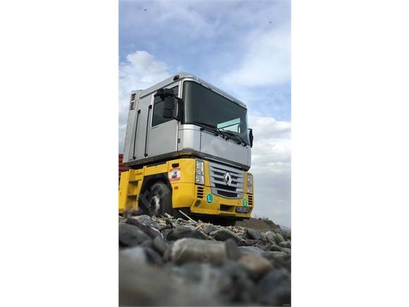 sahibinden renault magnum 480 19 t 4x2 cekici 2004 model diyarbakir 1 170 000 km gri gumus 18935645 arabam com