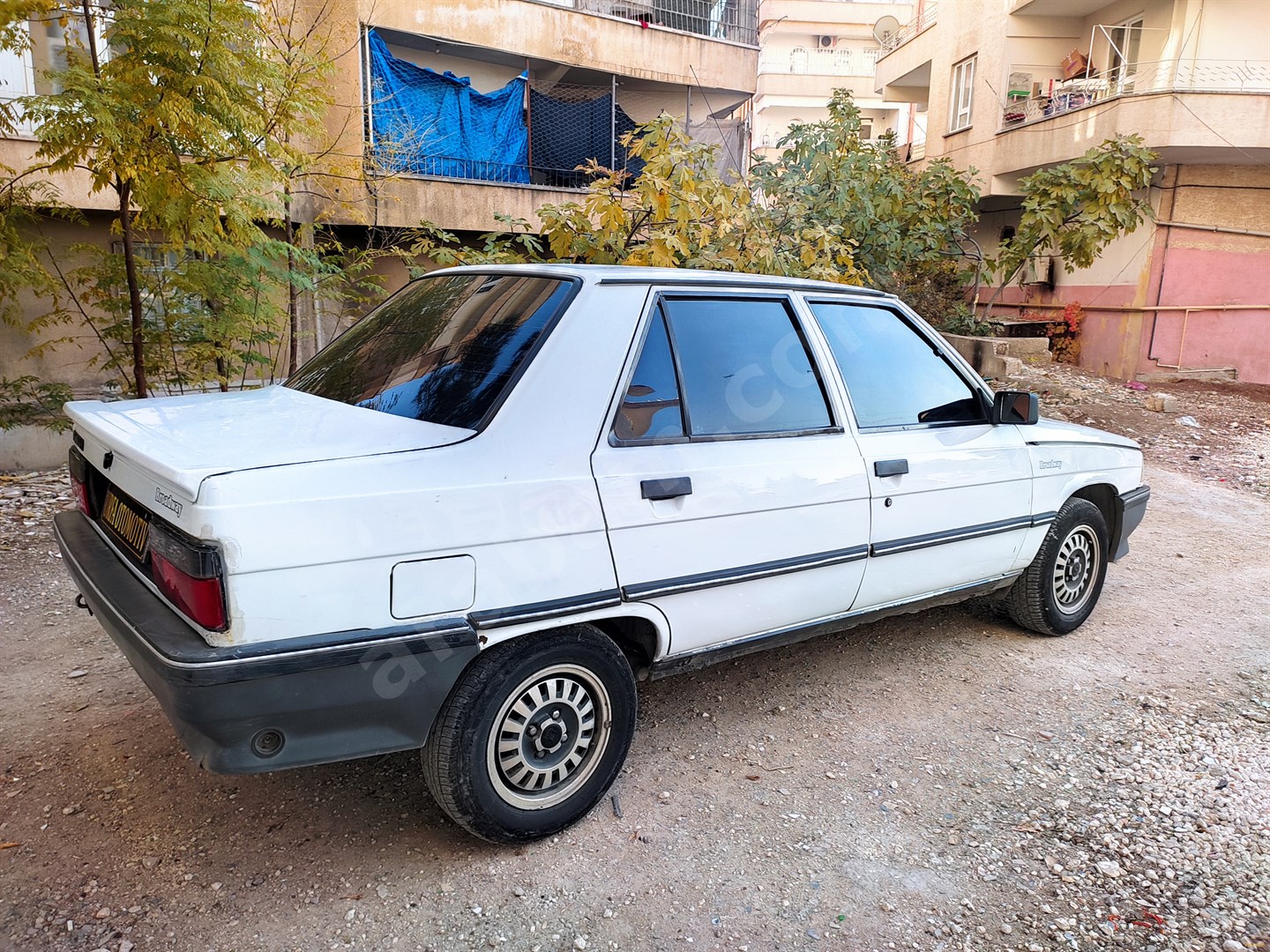 galeriden renault r 9 1 4 broadway 1994 model sanliurfa 349 000 km beyaz 18956735 arabam com