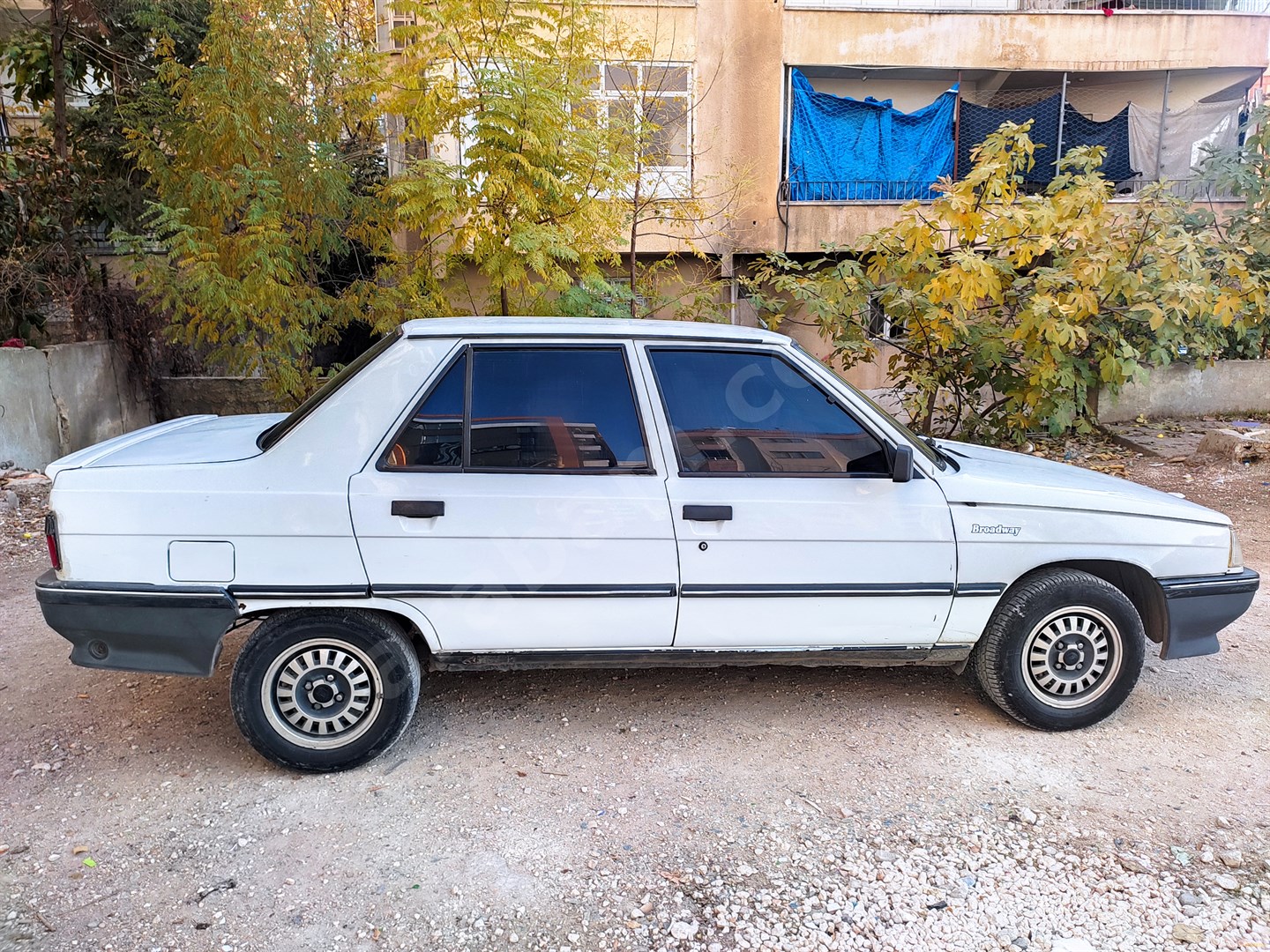 galeriden renault r 9 1 4 broadway 1994 model sanliurfa 349 000 km beyaz 18956735 arabam com