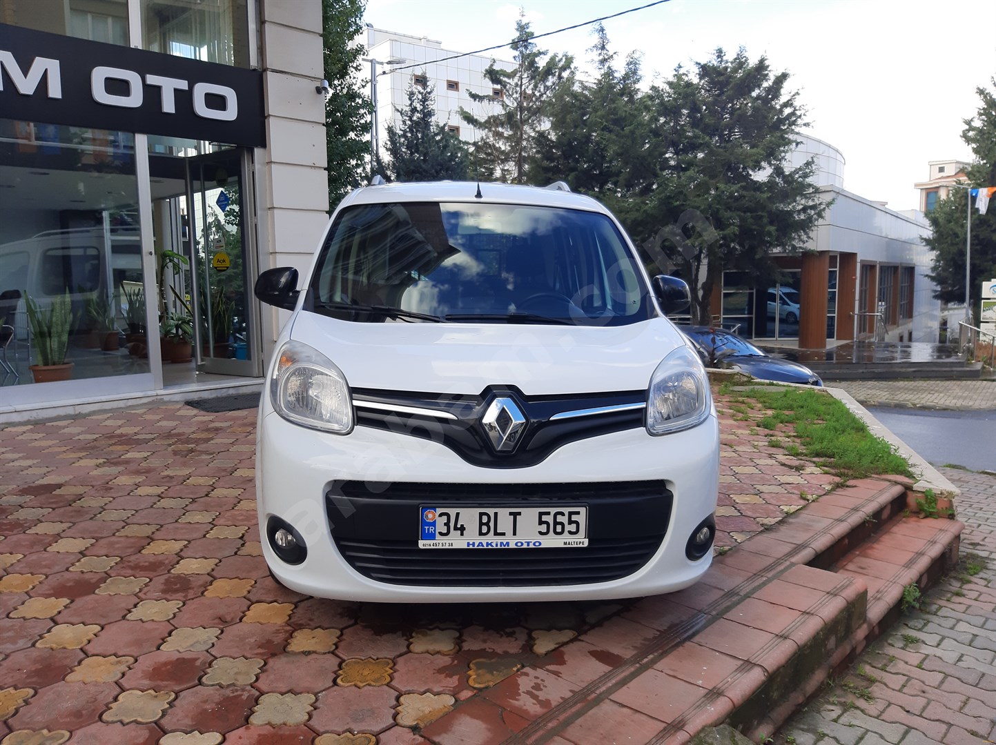 galeriden renault kangoo 1 5 dci touch 2018 model istanbul 74 000 km beyaz 18972568 arabam com