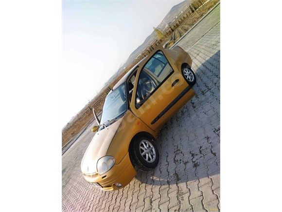 sahibinden renault clio 1 4 2001 model ankara 138 000 km altin 18976312 arabam com