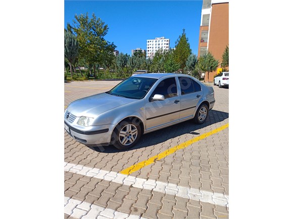 sahibinden volkswagen bora 1 6 primeline 2004 model diyarbakir 235 000 km gri gumus 18978723 arabam com