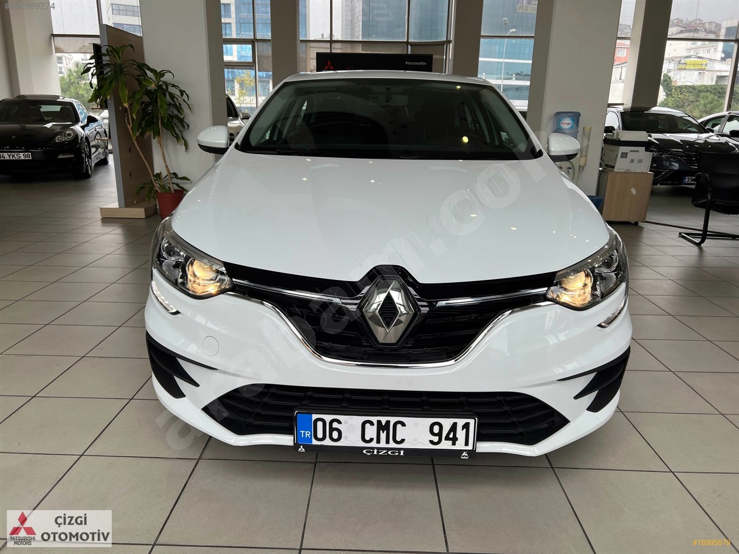 galeriden renault megane 1 3 tce joy 2021 model istanbul 16 800 km beyaz 18995679 arabam com