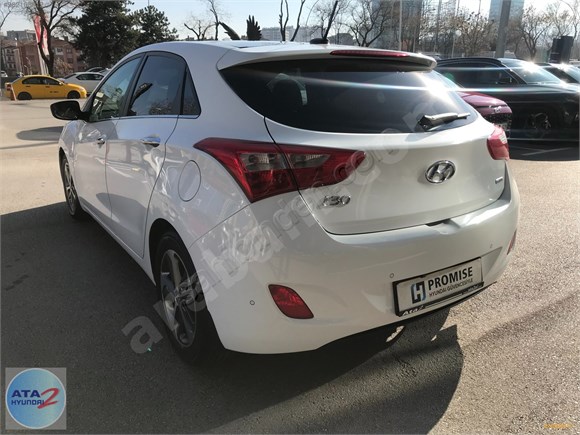 galeriden hyundai i30 1 6 crdi style design pack 2015 model ankara 126 410 km beyaz 18996917 arabam com