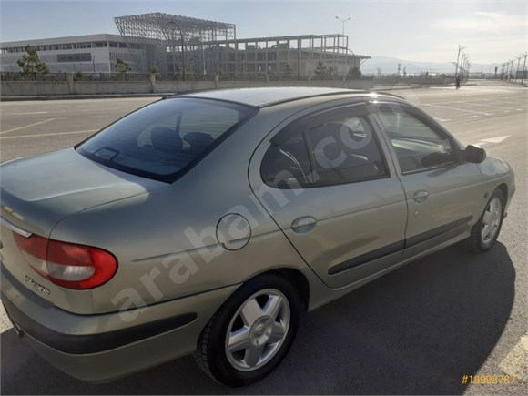 sahibinden renault megane 1 6 rxt 2001 model sivas 228 000 km yesil 18998787 arabam com