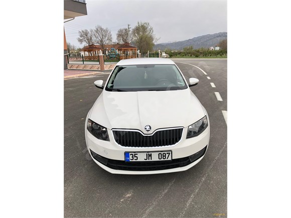 sahibinden skoda octavia 1 6 tdi style cr 2016 model konya 151 000 km beyaz 19011131 arabam com