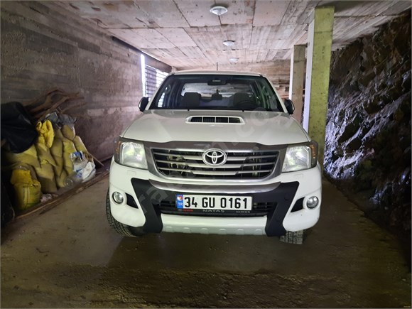 sahibinden toyota hilux 2 5 d 4d 4x2 adventure 2013 model istanbul 140 000 km beyaz 19018049 arabam com