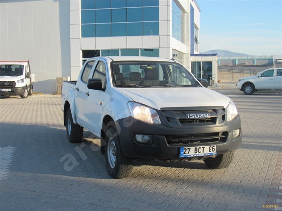 galeriden isuzu d max 2 5 4x4 2014 model izmir 326 835 km beyaz 19043423 arabam com