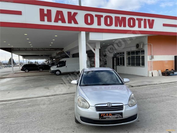 galeriden hyundai accent era 1 4 team 2011 model malatya 176 000 km gri 19058744 arabam com