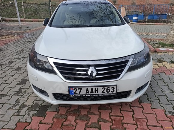 EN DOLUSU CAM TAVAN MASAJLI DERİ KOLTUK GERİ GÖRÜŞLÜ KAMERALI LATİTUDE