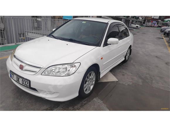 ACİLL SATILIK. Sahibinden Honda Civic 1.6 i-VTEC ES 2004 Model ağır hasarlı 