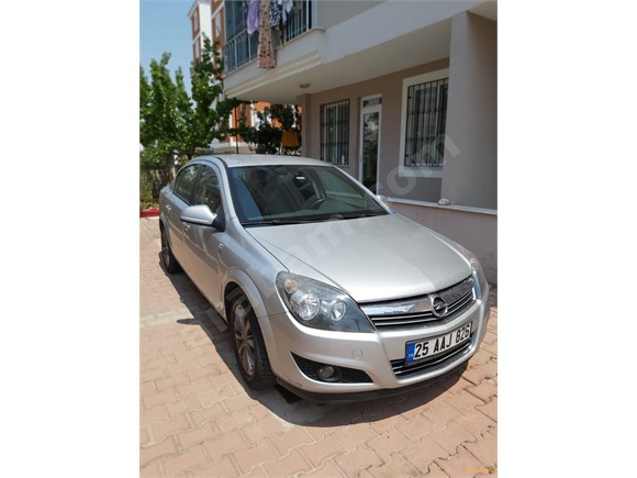 Manuel Fiyatina Otomatik Opel Astra 1.6 Enjoy 111.Yıl 2011 Model