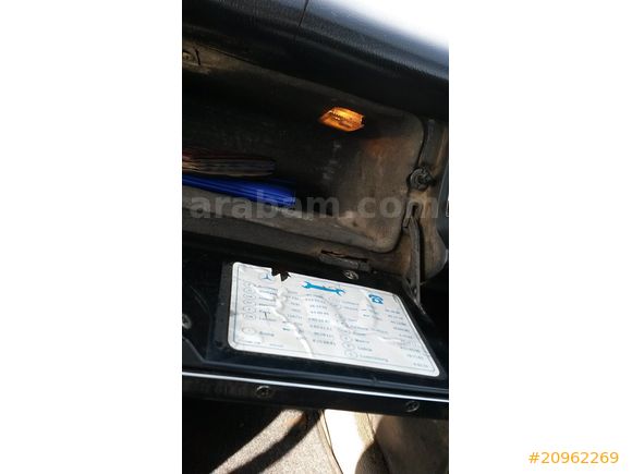DR Plakalı Sarı Mercedes W 115