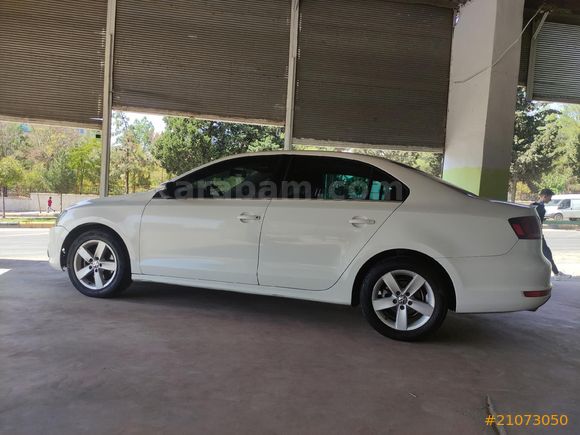 Galeriden Volkswagen Jetta 1.6 TDi Highline 2013 Model Gaziantep