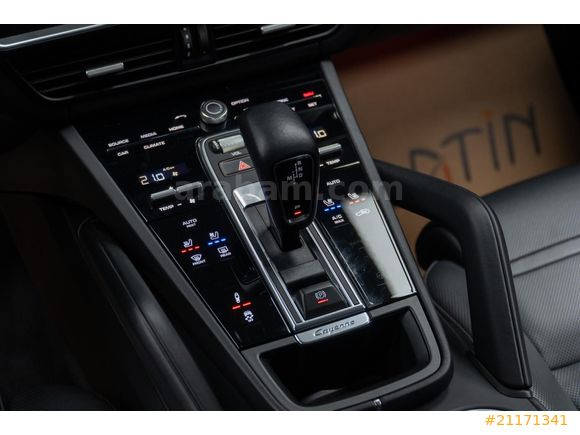 BAYİ 2019 CAYENNE COUPE 2.9S_HEADUP_CHRONO_SOĞUTMA_BOSE_AIRMATIC