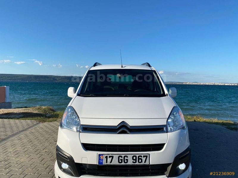 Galeriden Citroen Berlingo 1.6 HDi Selection 2016 Model Çanakkale 275.000 km Beyaz
