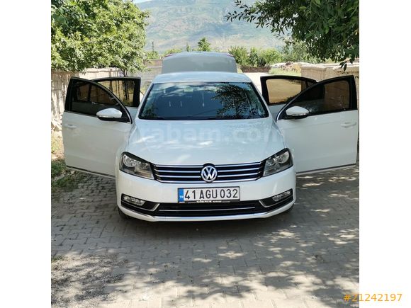 Sahibinden Volkswagen Passat 1.6 TDi BlueMotion Comfortline 2014 Model aktif kullandığım için km değişiklik gösterebilir pazarlık yoktur