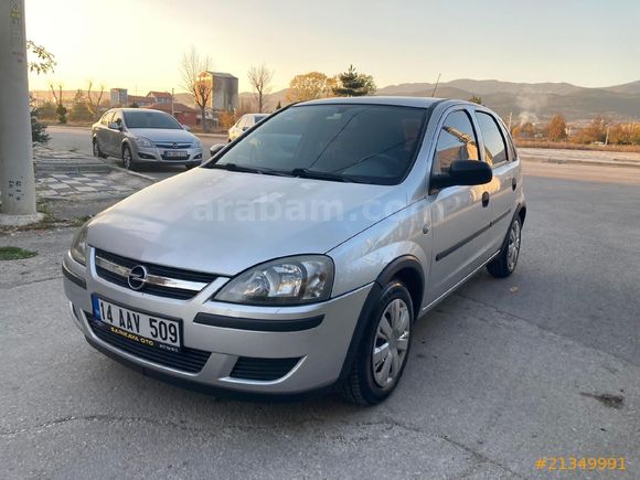 HATASIZ BOYASIZ DÜŞÜK KM OPEL CORSA