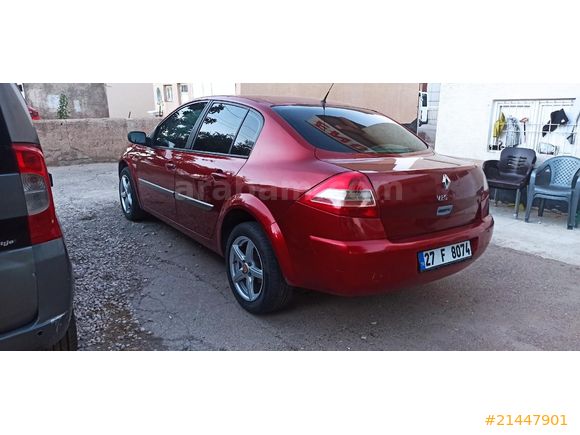 ENGİN OTODAN HATASİZ BOYASİZ 2008 MODEL 1.5 DİZEL MEGANE EXTREME