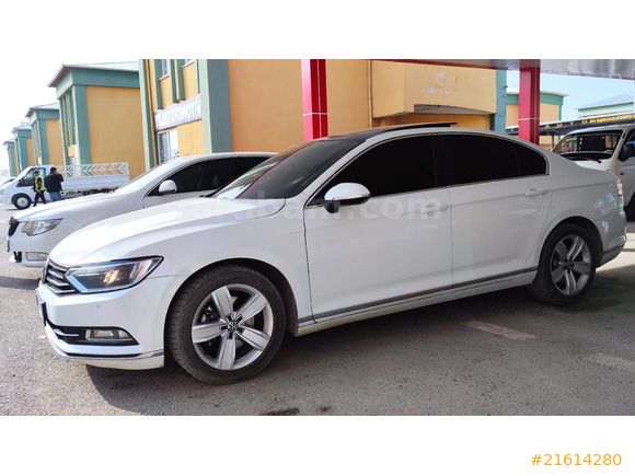 VW PASSAT 1.6 TDI BLUEMOTİON COMFORTLİNE 2015 MODEL PANORAMİK CAM TAVAN ORJİNAL 158 BİN KMDE