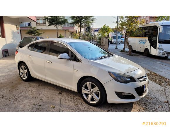 MEMURDAN Opel Astra 1.4 T Sport 2014 Model