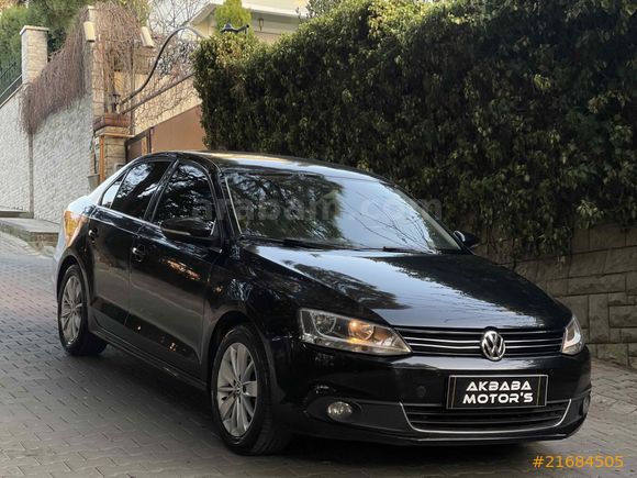 Volkswagen Jetta 1.6 TDi Highline 2014 Model EMSALSİZ TEMİZLİKTE