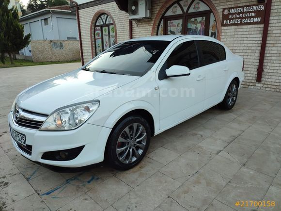 Galeriden Opel Astra 1.6 Enjoy 111.Yıl 2012 Model Amasya