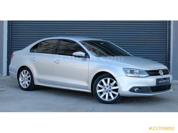 AKE MOTORSdan Volkswagen Jetta1.6 TDI Highline HATASIZ !!!