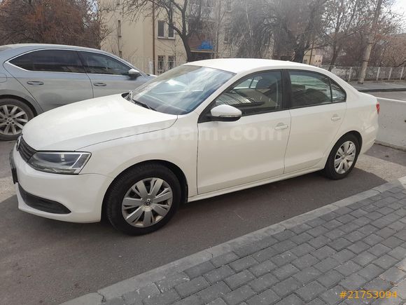 Sahibinden tertemiz 47binde otomatik hatasiz Volkswagen Jetta 1.2 TSi Trendline 2012 Model