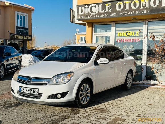 Galeriden Opel Astra 1.3 CDTI Enjoy 111.Yıl 2012 Model Van