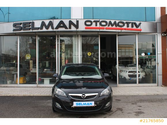 SELMAN OTOMOTİVDEN 2011 OPEL ASTRA 1.6 J HB SPORT OTOMATİK 200 BİN KMDE