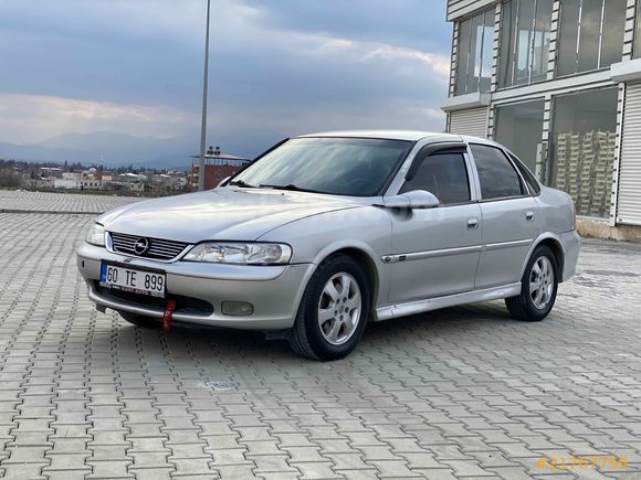 Opel Vectra 1.6 Elegance 2001 Model