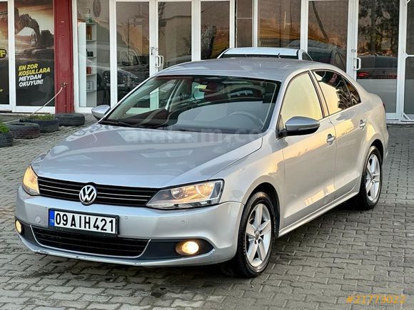 Galeriden Volkswagen Jetta 1.6 TDi Highline 2013 Model Aydın