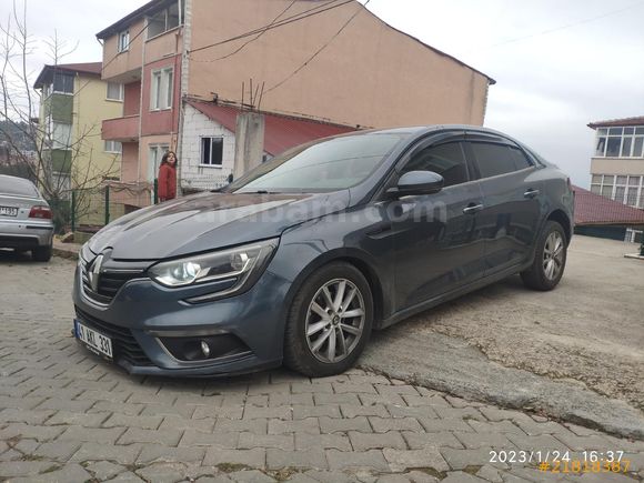 Sahibinden boyasiz degisensiz tramersiz Renault Megane 1.5 dCi Touch 2018 Model