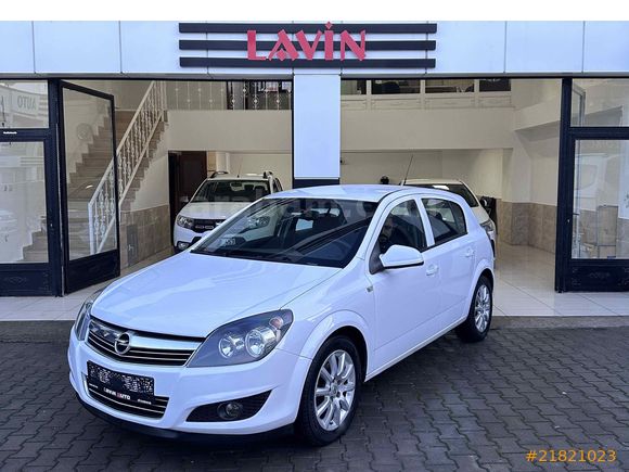 LAVİN AUTO 2013 1,6 OPEL ASTRA OTOMATİK 83000 KM HATASIZ BOYASIZ